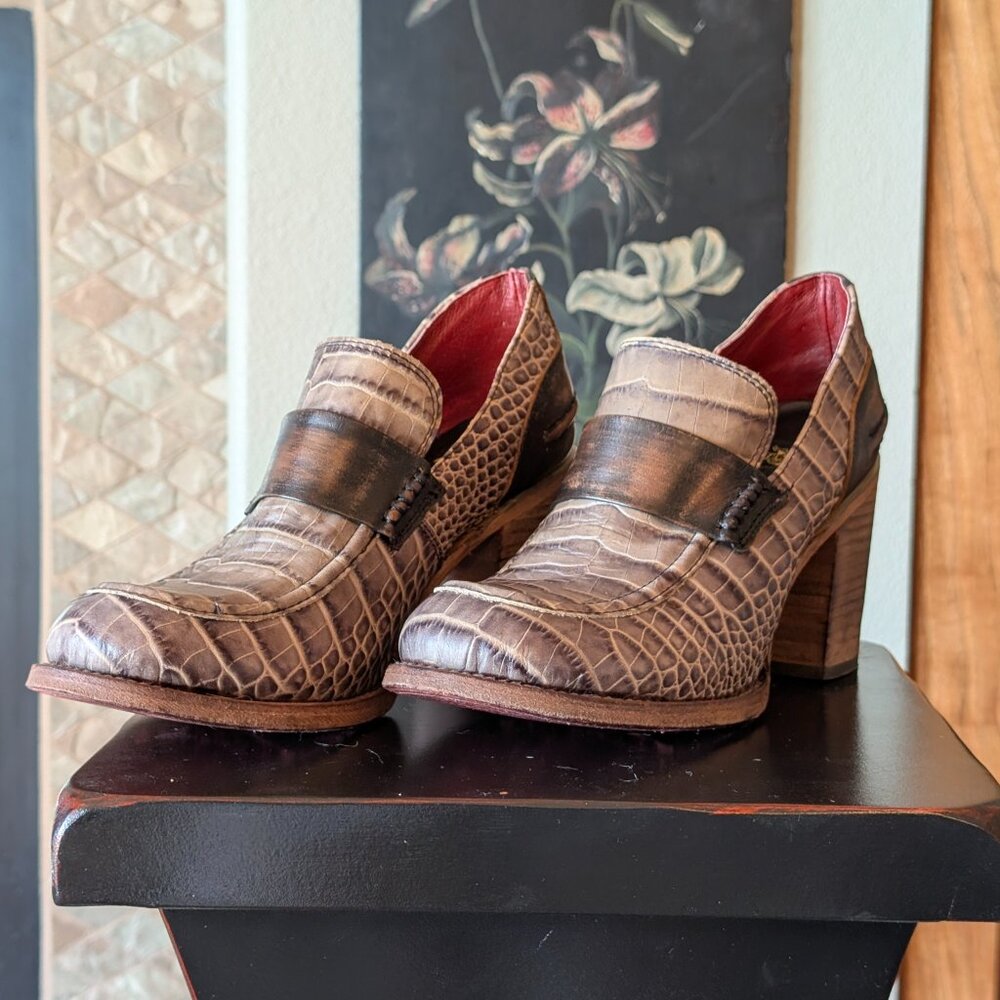Freebird by Steven Bellevue | Women's Size 10 | Stone Croco - Picture 2 of 9